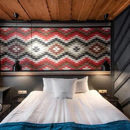 Stara Pravda - Vykrutasy Hotel