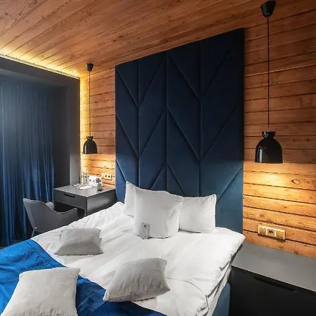 Stara Pravda - Vykrutasy Hotel