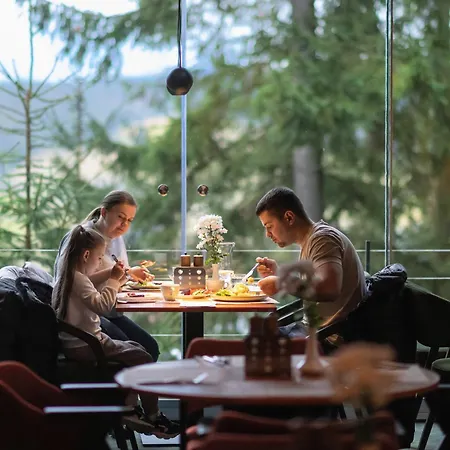 Stara Pravda - Vykrutasy Hotel